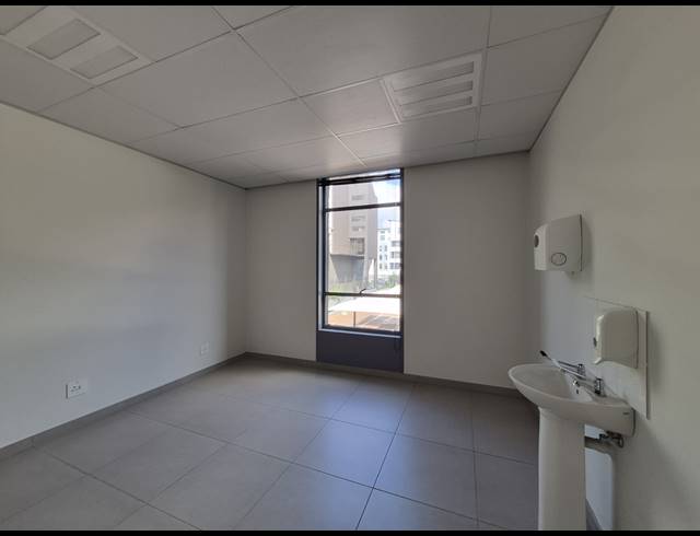 215M² OFFICE TO LET IN ROSEBANK